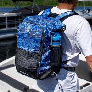 NWOT geckobrands Duler 32L Waterproof Backpack